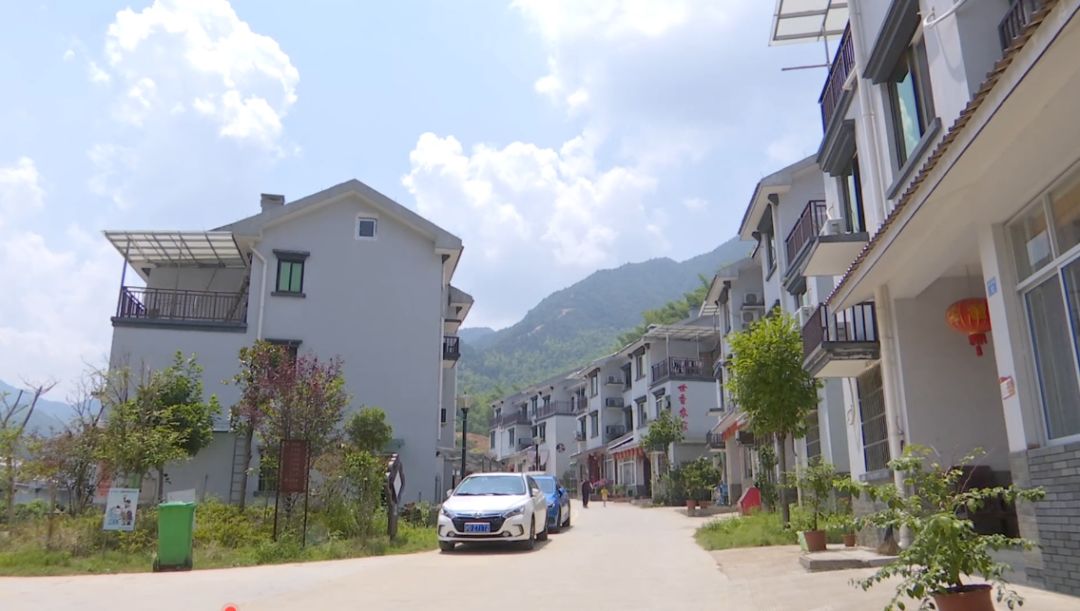 山西省晋城市高都镇推动乡村e镇建设,带动村民致富增收 古朴山乡做强“特色电商”