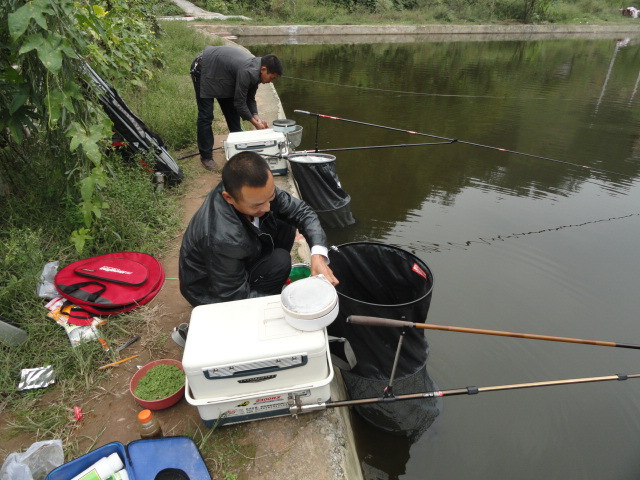 河北肃宁：小鱼竿“钓出”大产业