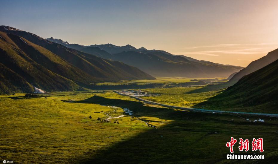 “中国最美公路”告别“冬眠”恢复通车