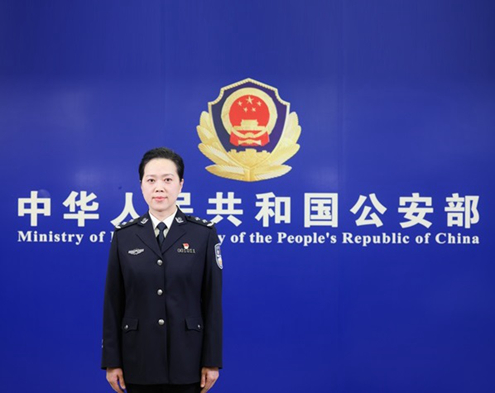 公安部推出多项便民新举措 简化办牌办证手续 优化道路交通秩序