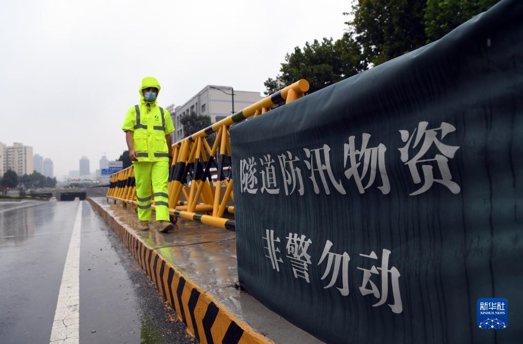 各地全力应对强降雨 防汛救灾加紧进行
