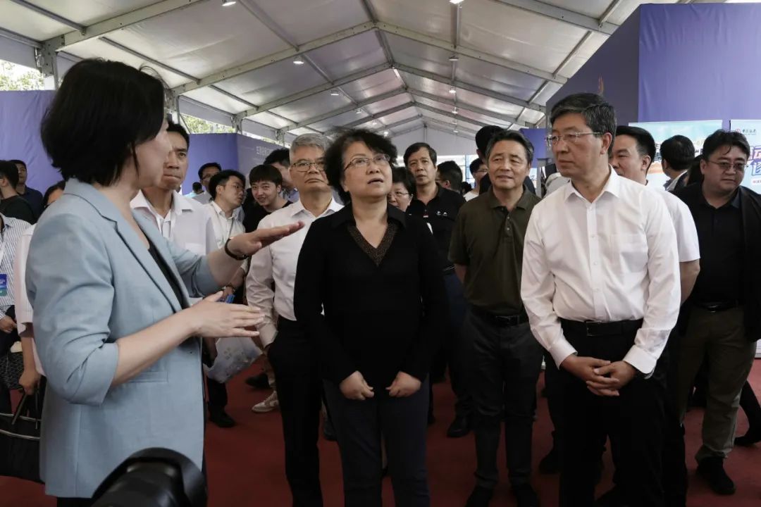 青海举办“优企进校”大型校园招聘会