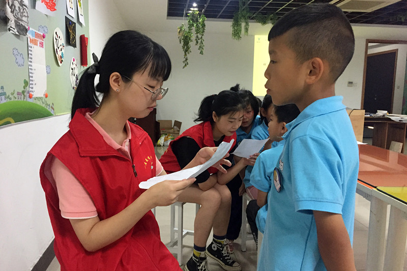 桂溪街道和平社区开展走进方志馆——“小小讲解员”观摩活动