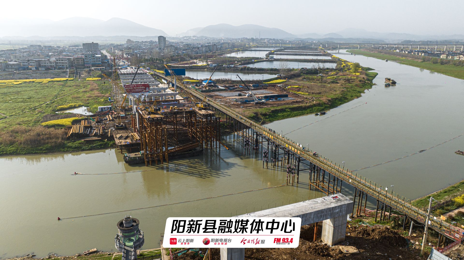 湖北枝江百里洲长江大桥施工进展顺利