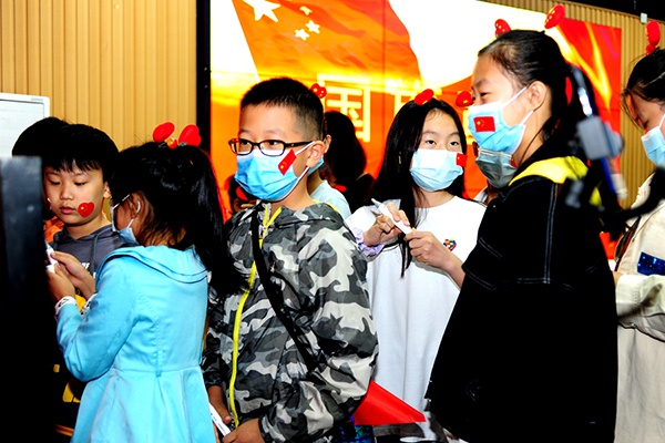 家长孩子扎堆博物馆里过暑假 家庭研学 如何用好博物馆资源