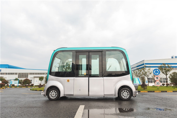 金龙汽车回应无人驾驶微循环电动车进展：阿波龙营收非常少，仍在测试并未商业化