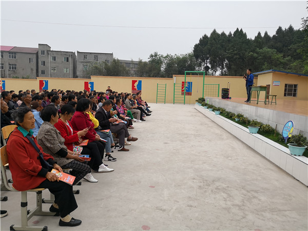 成都东部新区清风学校开展11月消防安全宣传周活动