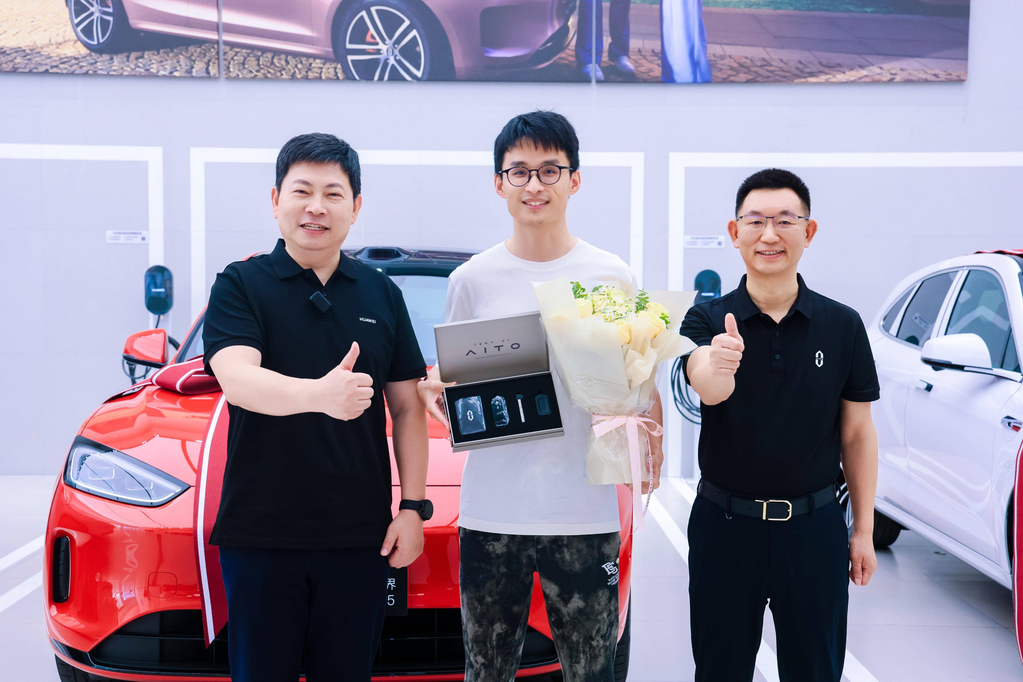 两市成交额创阶段新低,中证A500指数ETF(563880)昨成交额超8亿元,海光信息涨超11%