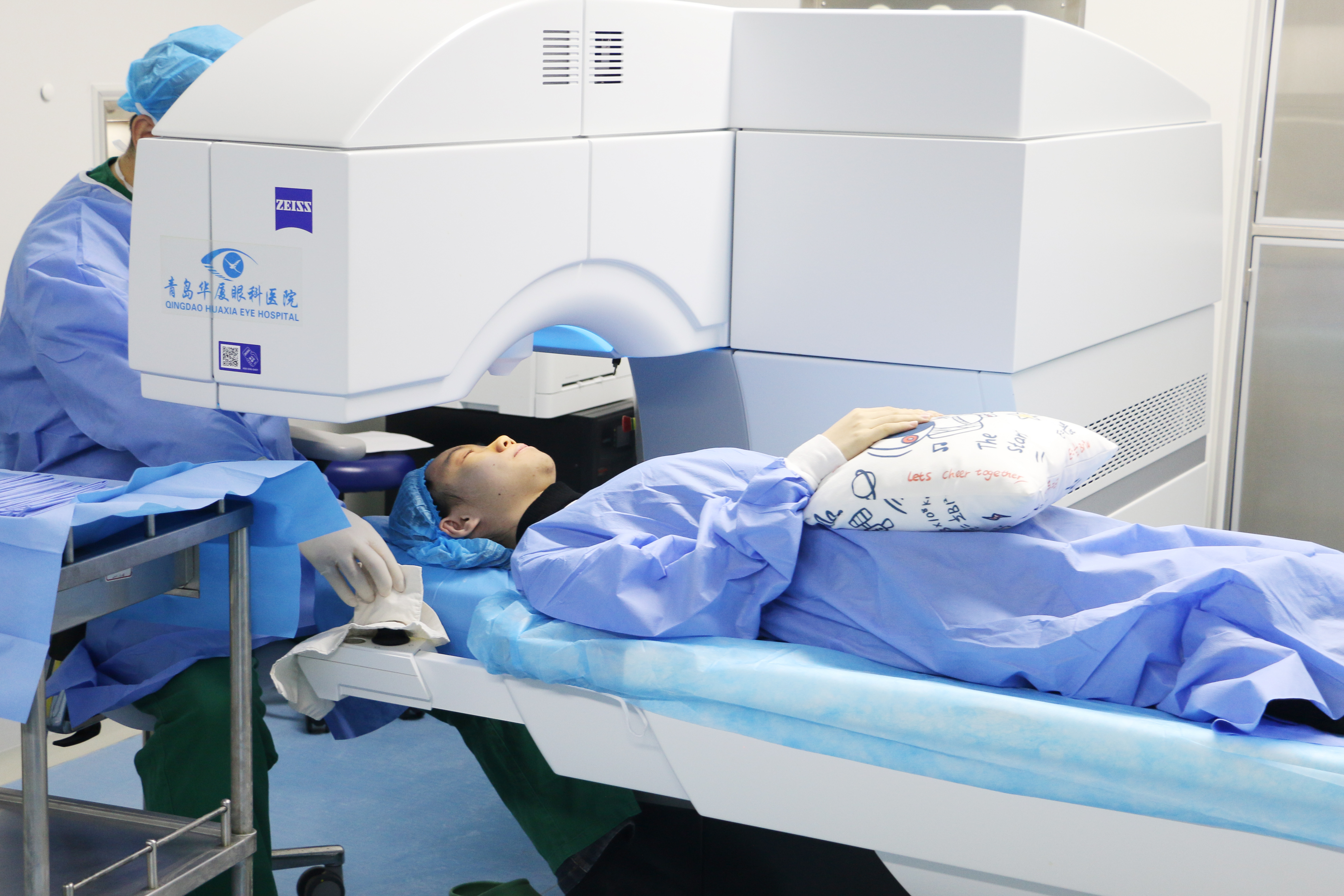 银海眼科全国首批引入微创全飞秒精准4.0-VISULYZE