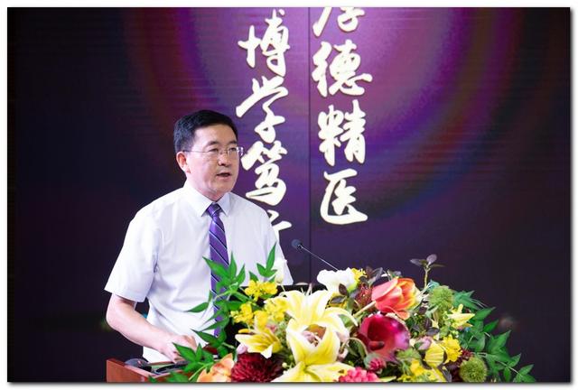 守新华使命 做时代医生