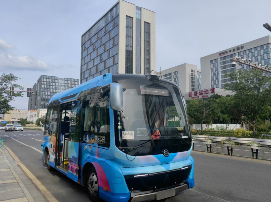 卓胜微定增募资超30亿元，捕捉高端芯片产品的国产替代机遇，科创半导体ETF（588170） 逆势上涨