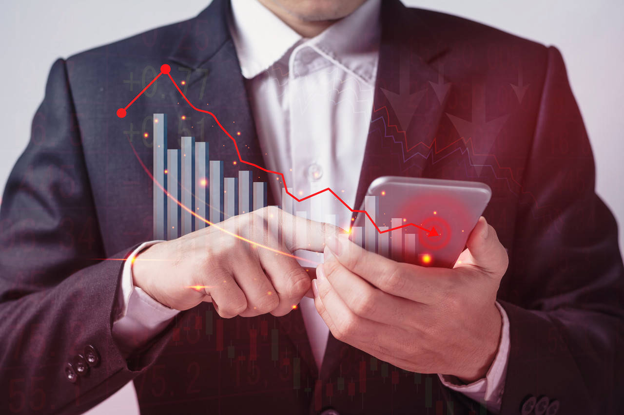 股价上演“过山车”！知名老牌药企又要易主，业绩承诺能否兑现