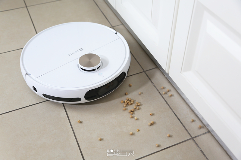 AI与机器人盘前速递丨老板电器拟向优特智厨增资1亿元深耕智能炒菜机器人市场，HD现代机器人公司安排韩国IPO！